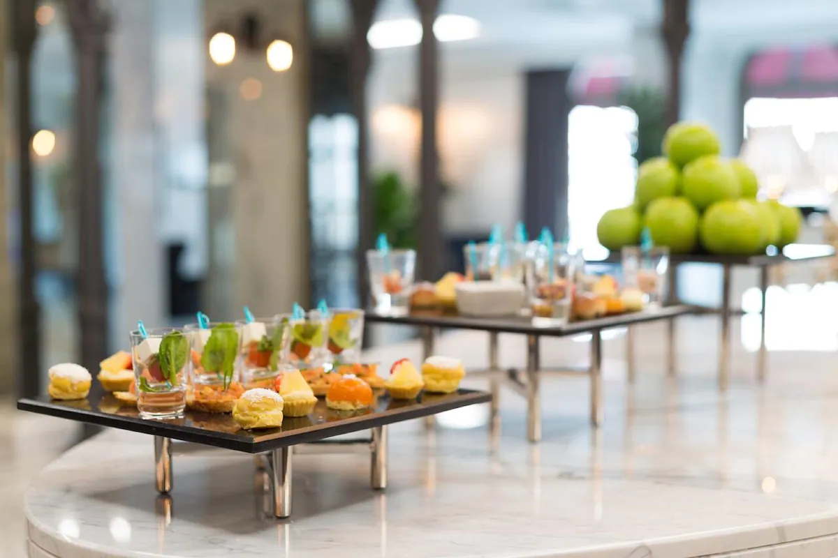 رستوران هتل متروپولیتن تکسیم